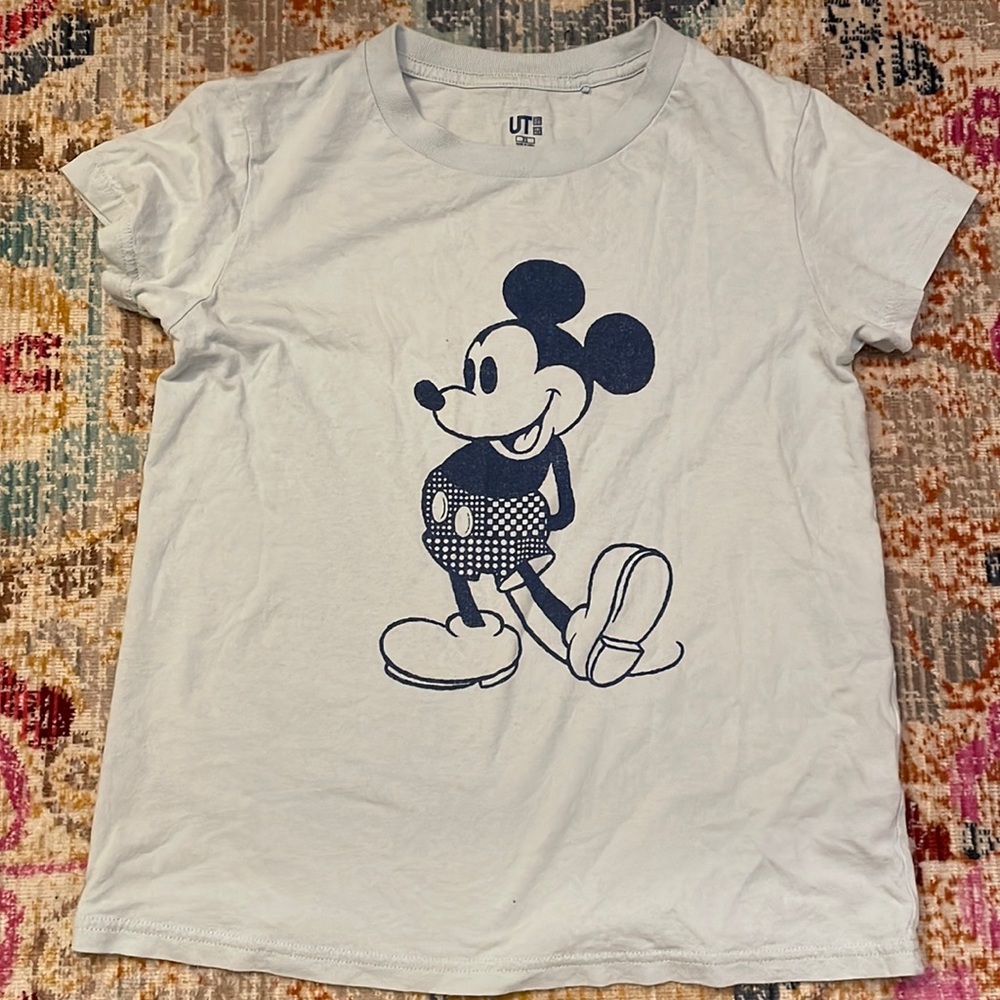 Soft light blue Mickey Mouse t-shirt XS